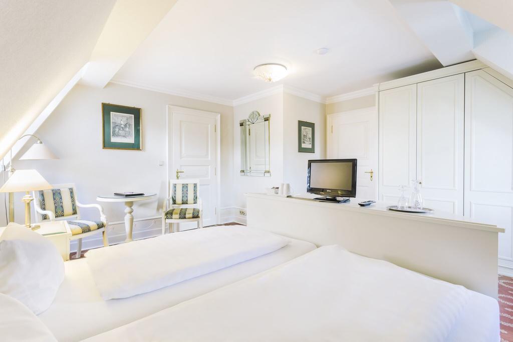 Burghotel Haseluenne Экстерьер фото