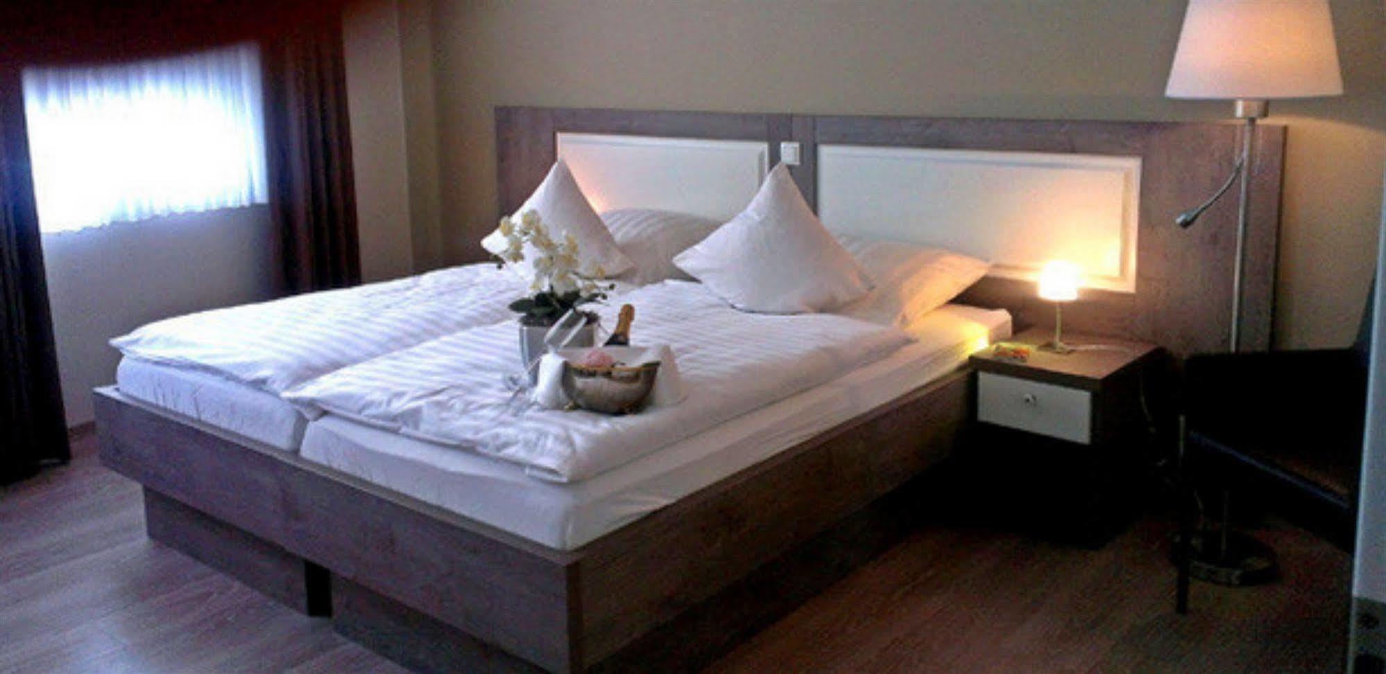 Burghotel Haseluenne Экстерьер фото